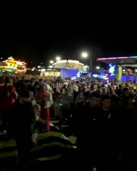 После салюта в Казани в парке образовалась давка, а на дорогах – пробки