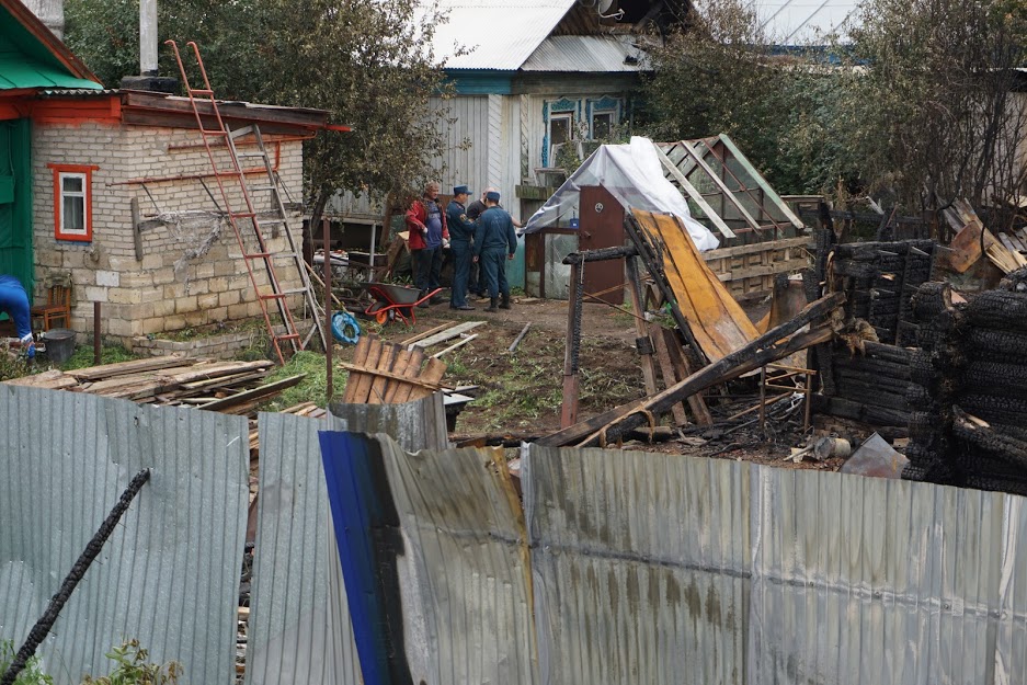Магдеев пострадавшим от пожара в Рябинушке: Весь материальный ущерб мы возместить не сможем