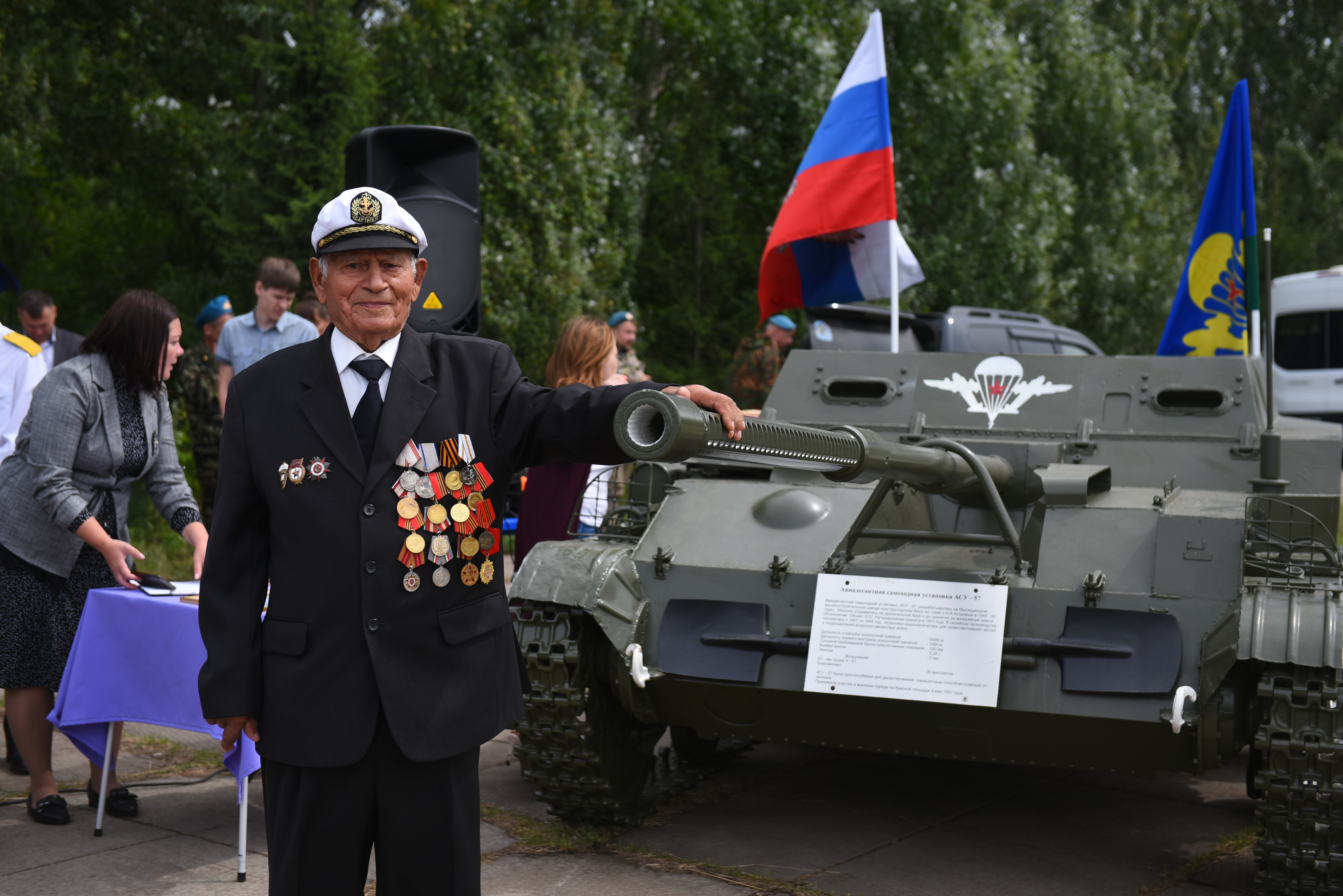 На 90-летие ВДВ в Челнах установили бюст Василию Маргелову