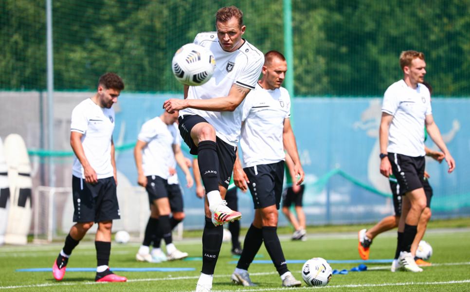 А где Шатов? «Рубин» снова сыграл за забором А где Шатов? «Рубин» снова сыграл за забором