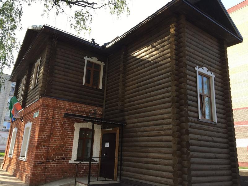 Жителям Зеленодольска вручили ключи от квартир в Полукамушках в День республики