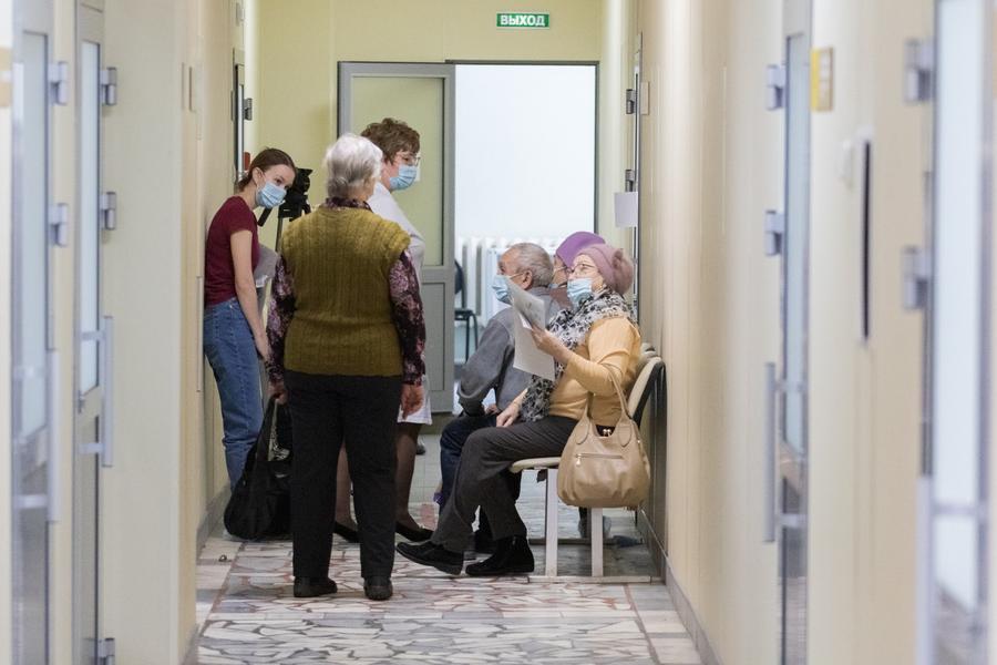 Нехватка врачей, грубый персонал и длинные очереди: нижнекамцы жалуются на бардак в поликлинике №1