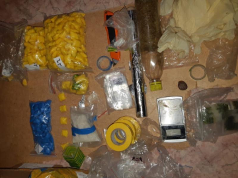 В Альметьевске задержали наркосбытчика из Лениногорска В Альметьевске задержали наркосбытчика из Лениногорска