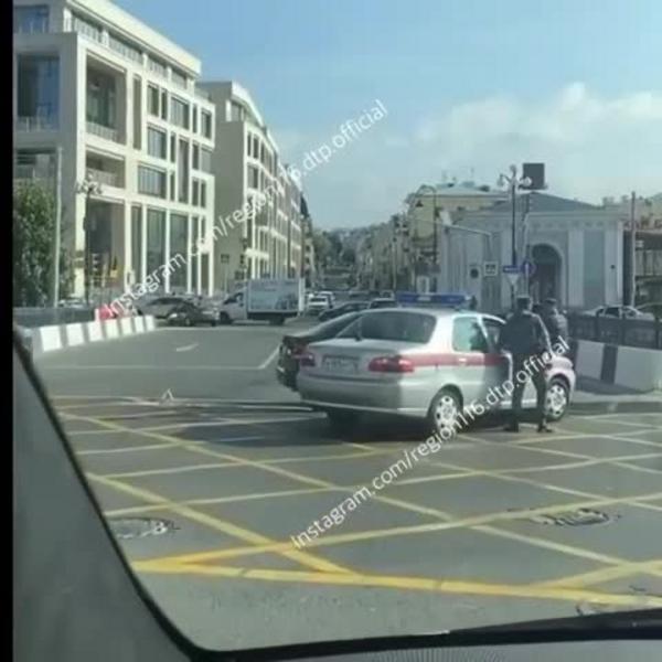 Экипаж Росгвардии попал в аварию с обычным авто в Казани