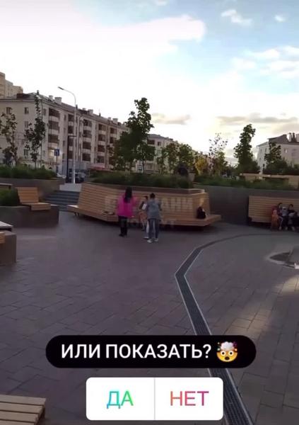 В Казани голая девушка устроила фотосессию с доберманами у KazanMall