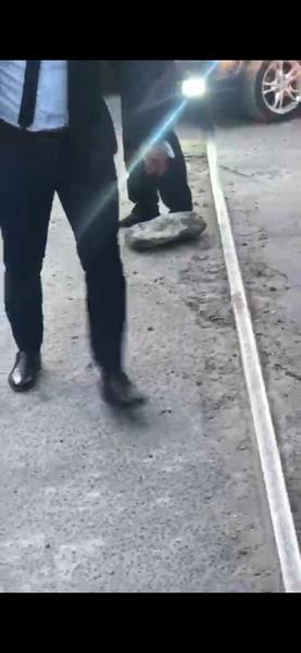 На Гвардейской в Казани трамвай сошёл с рельсов и протаранил «Газель»: машина перевернулась