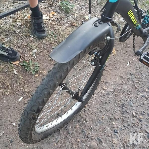 Легковушка сбила в Нижнекамске двоих детей, ехавших на одном велосипеде