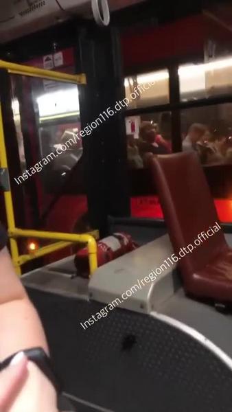 Два водителя казанских краснобусов не поделили остановку