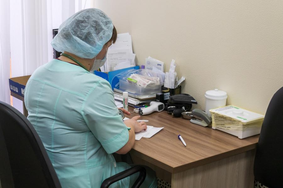 Нехватка врачей, грубый персонал и длинные очереди: нижнекамцы жалуются на бардак в поликлинике №1