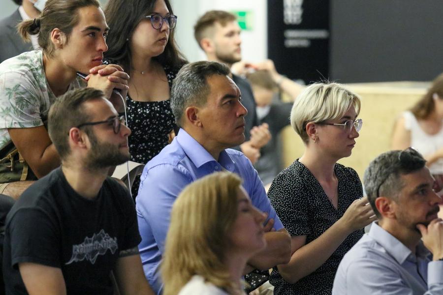 Цифровизация, удаленка и 90% привитых сотрудников: как банки пережили пандемию