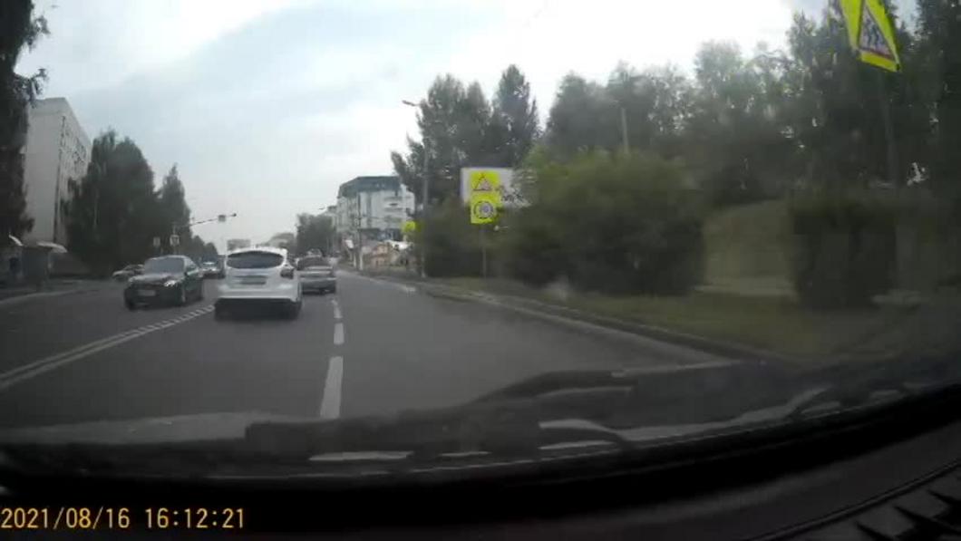 В Нижнекамске из мешалки вылился бетон