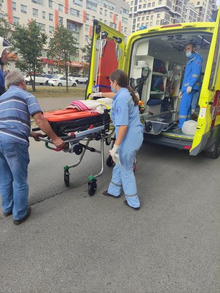 На пятилетнюю девочку в Казани рухнул шкаф