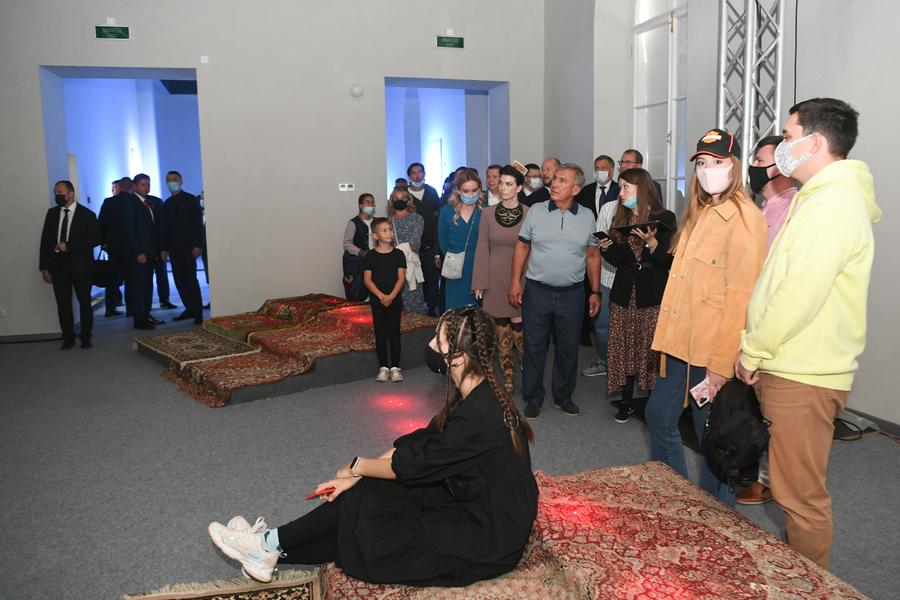 Рустам Минниханов оценил площадку фестиваля Tat Cult Fest в Казанском Кремле