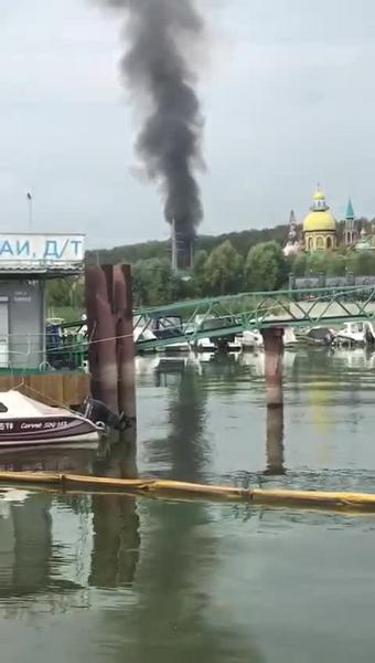 Пожар в Старом Аракчино: загорелось бесхозное здание