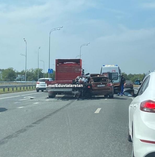 Водитель BMW погиб после столкновения с фурой на трассе Казань - Зеленодольск