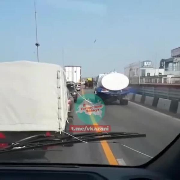 Из-за лошадей на мосту через Нижнекамскую ГЭС образовалась пробка