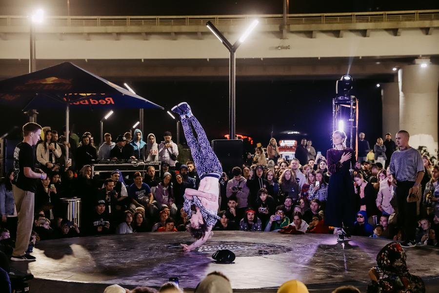 В Казани подвели итоги международного турнира по брейк-дансу и граффити «COMBONATION X3»