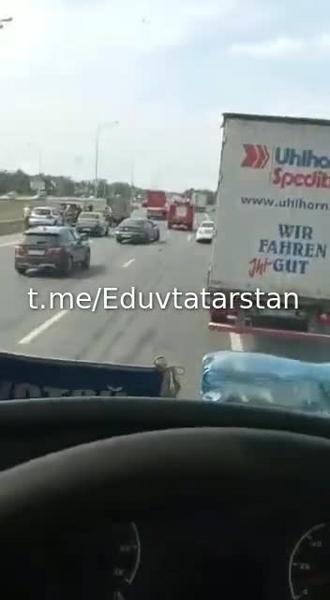 Водитель BMW погиб после столкновения с фурой на трассе Казань - Зеленодольск