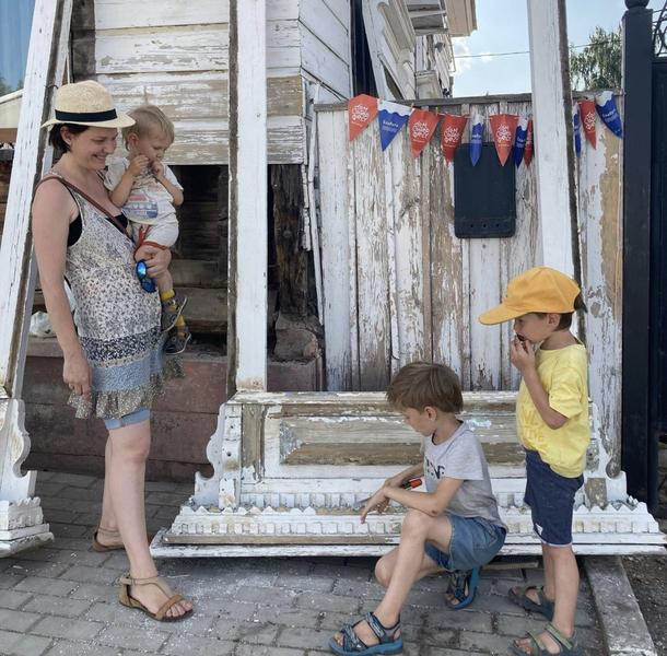 Были прохожими - стали волонтерами: как проходит первый «Том Сойер Фест» в Елабуге