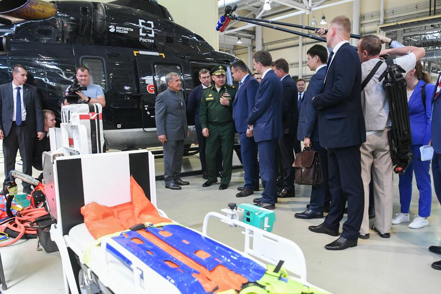 Сергей Шойгу пообещал показать боевых роботов