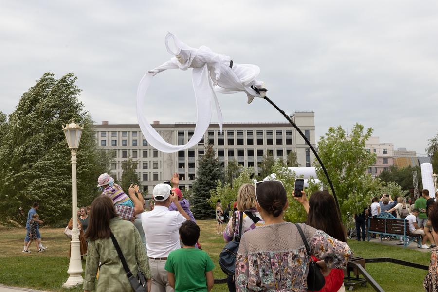 «Образ нашей жизни меняется, мы должны уметь пользоваться всеми цифровыми технологиями»