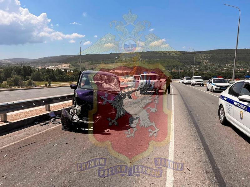 Под Севастополем фура спровоцировала массовое ДТП: столкнулись десятки машин