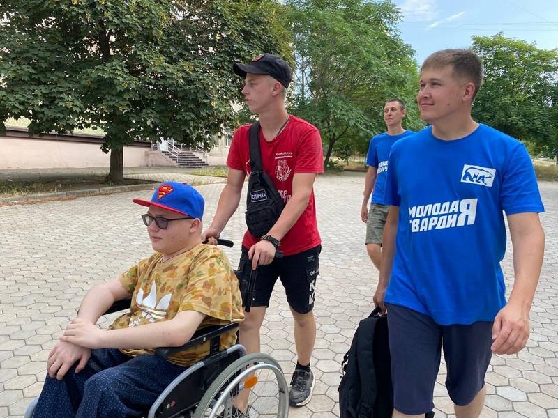 Глава «Молодой Гвардии» Татарстана продолжает работу в Мариуполе Глава «Молодой Гвардии» Татарстана продолжает работу в Мариуполе