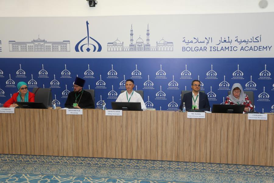 «В межконфессиональном диалоге важно не переубеждать, а слушать друг друга» «В межконфессиональном диалоге важно не переубеждать, а слушать друг друга»