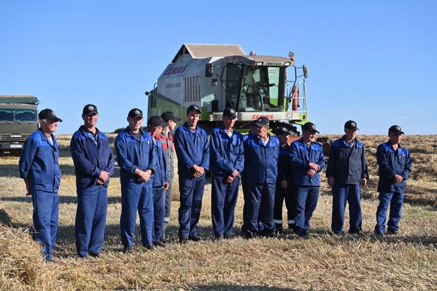 Минниханов посетил Кукморский район и осмотрел, как убирают поля