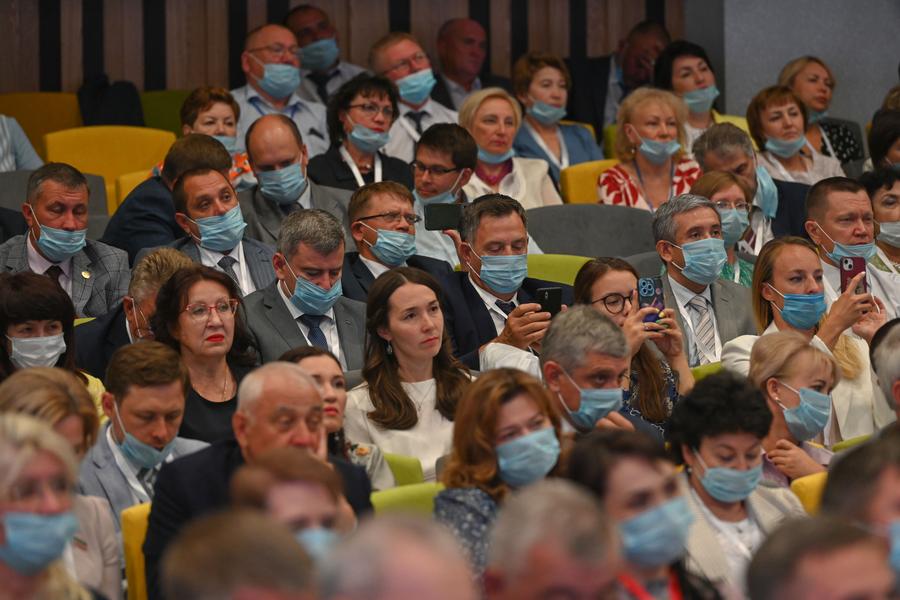 «Надо за этим следить!»: Как Рустам Минниханов подводил итоги работы педагогов республики на традиционной «августовке»