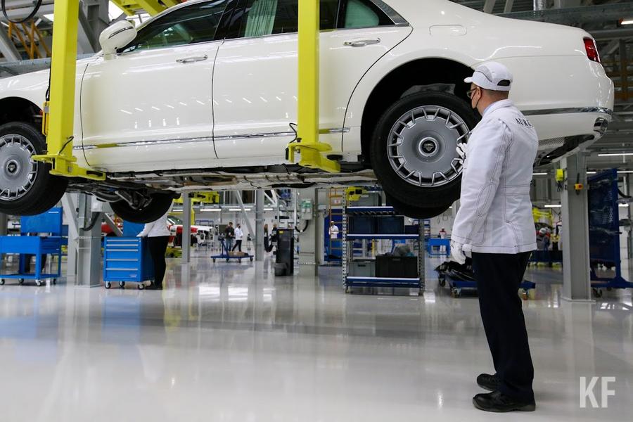 «Потребителям не хватает собственных денег, и они вынуждены обращаться за займами»: татарстанцы начали чаще покупать машины в кредит