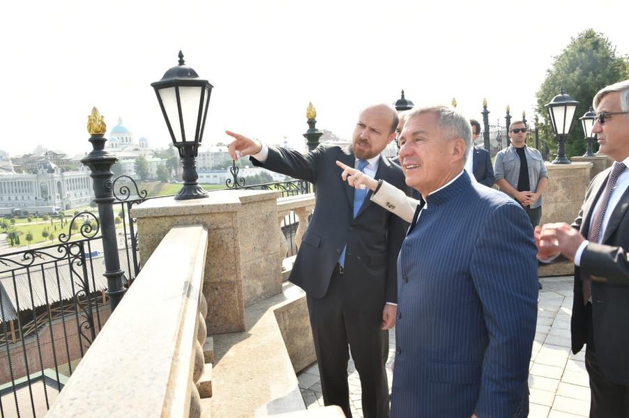 Рустам Минниханов поблагодарил Билала Эрдогана за поддержку в развитии татарстано-турецкого сотрудничества Рустам Минниханов поблагодарил Билала Эрдогана за поддержку в развитии татарстано-турецкого сотрудничества