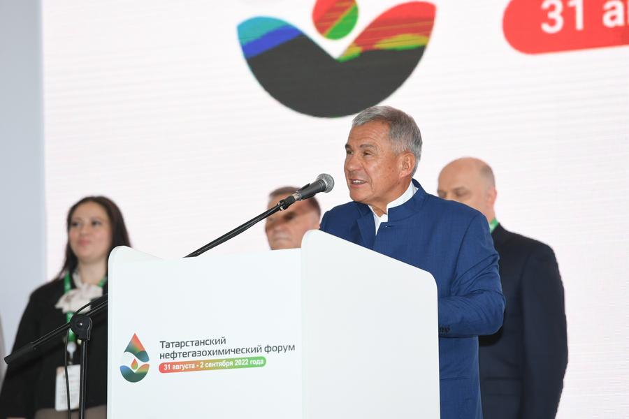 «Решение экологических проблем производства - наша общая важнейшая задача»:  о чем говорили на нефтегазохимическом форуме-2022