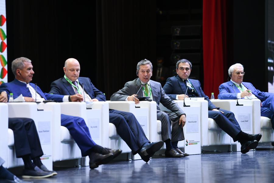 «Решение экологических проблем производства - наша общая важнейшая задача»:  о чем говорили на нефтегазохимическом форуме-2022