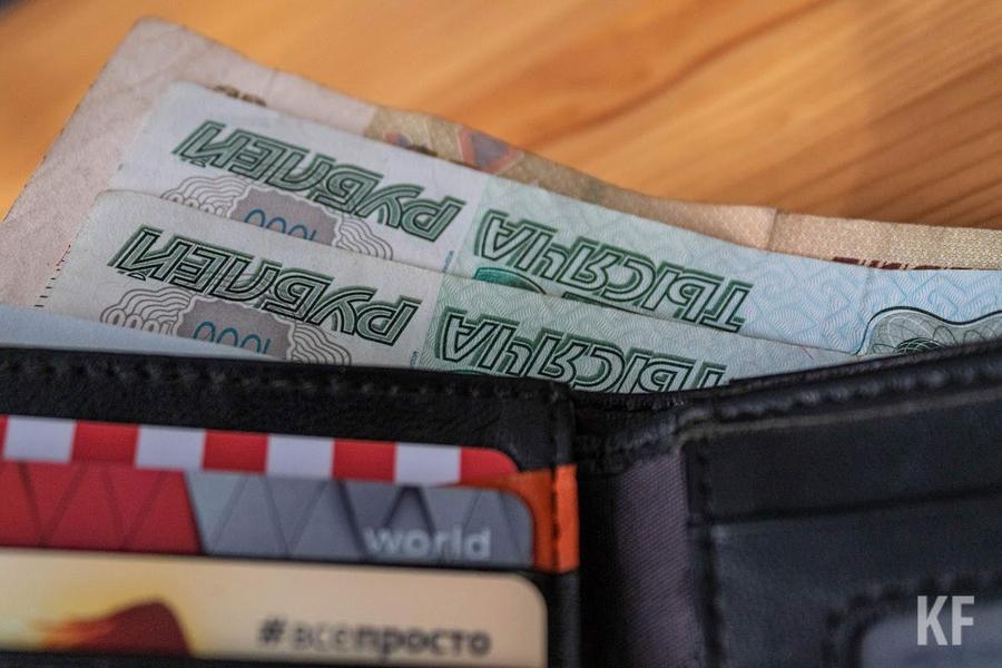 Кому больше платят, а кого освобождают от армии: министр труда республики рассказала о состоянии рынка