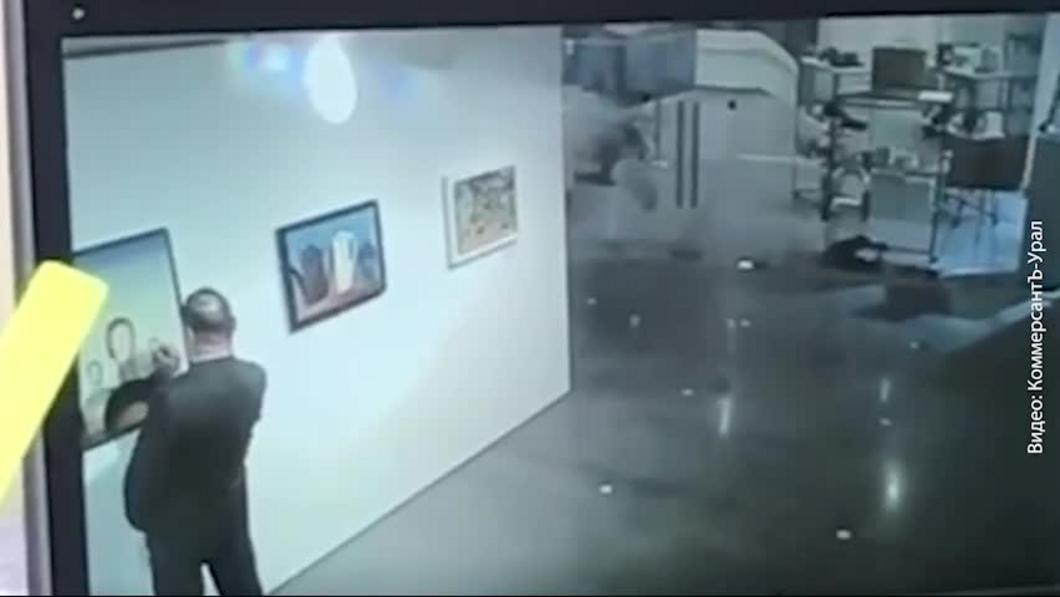 В Екатеринбурге охранник подрисовал глаза силуэтам с картины ученицы Малевича
