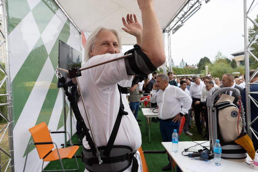 «Образ нашей жизни меняется, мы должны уметь пользоваться всеми цифровыми технологиями»