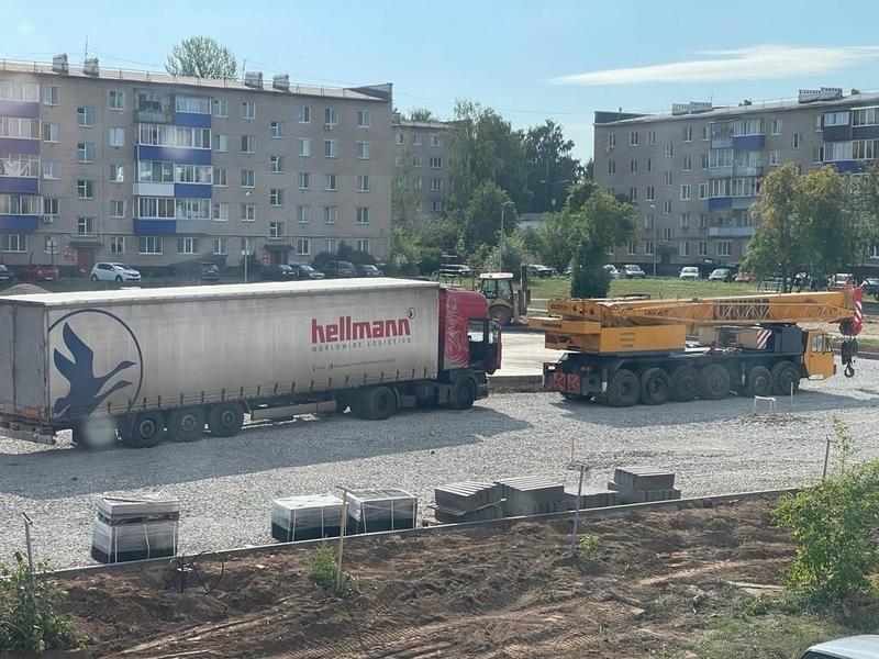 В Менделеевске начали собирать стеклянный купол