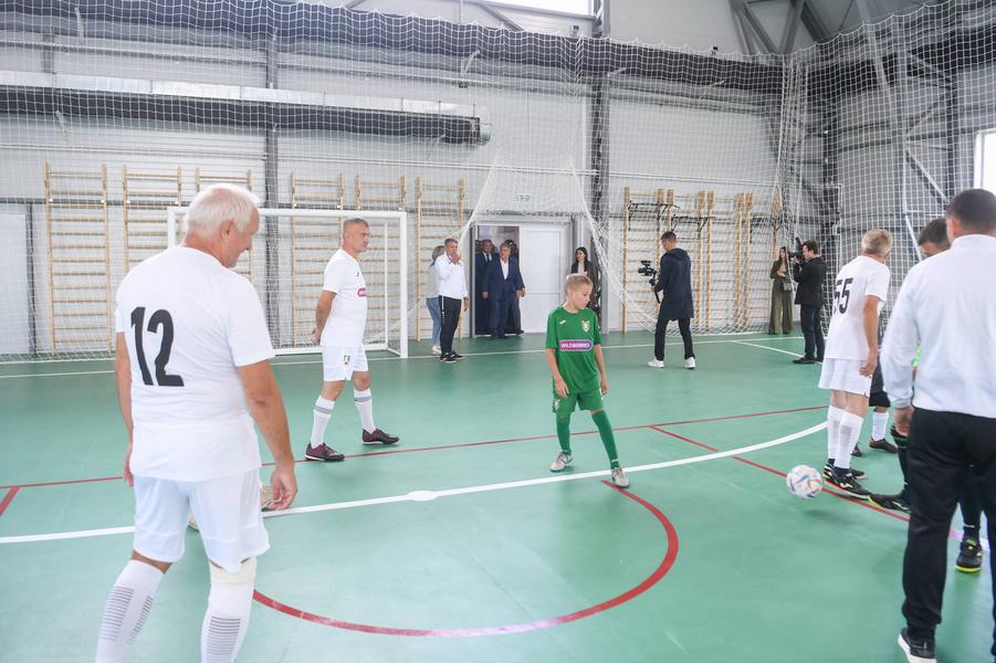 В поселке  Васильево открыли новый модульный спортзал «Дуслык»