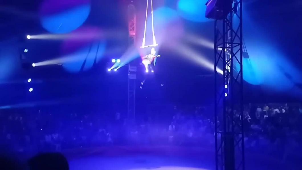 В Барнауле  артистка цирка сорвалась с высоты во время выступления