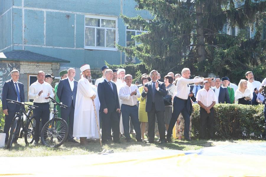 Минниханов заявил о создании условий для сохранения и развития культуры татарского народа