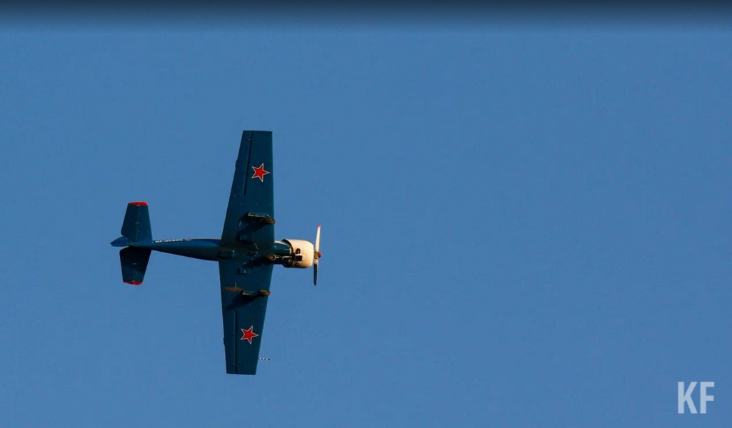 Шоу байкеров, полеты над Чашей и совместное исполнение песен с «Любэ» : чем удивляли казанцев на празднике «Я выбираю небо» Шоу байкеров, полеты над Чашей и совместное исполнение песен с «Любэ» : чем удивляли казанцев на празднике «Я выбираю небо»