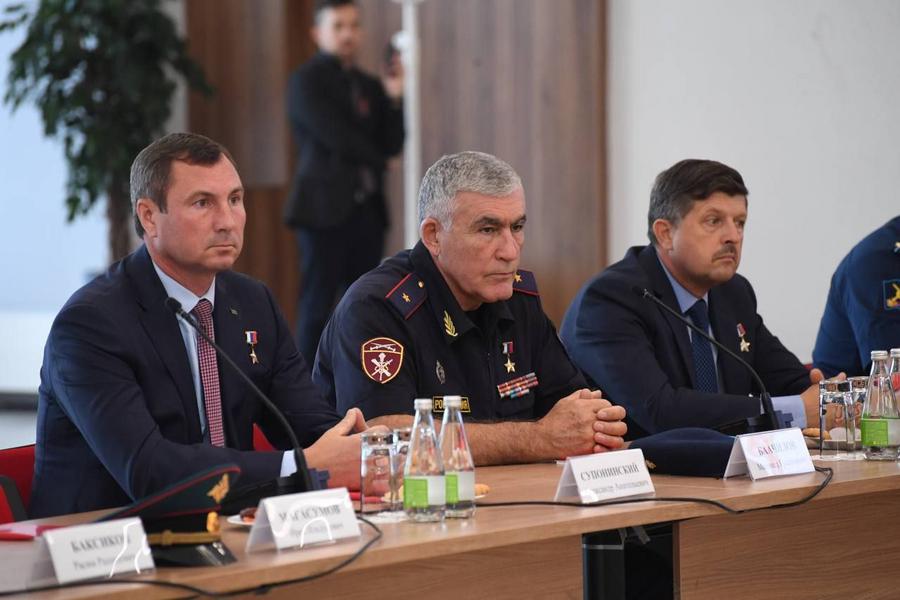 Минниханов встретился с героями России из Татарстана в честь Дня республики