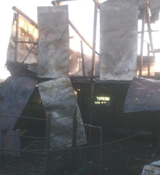 В Альметьевском районе горел загон для овец