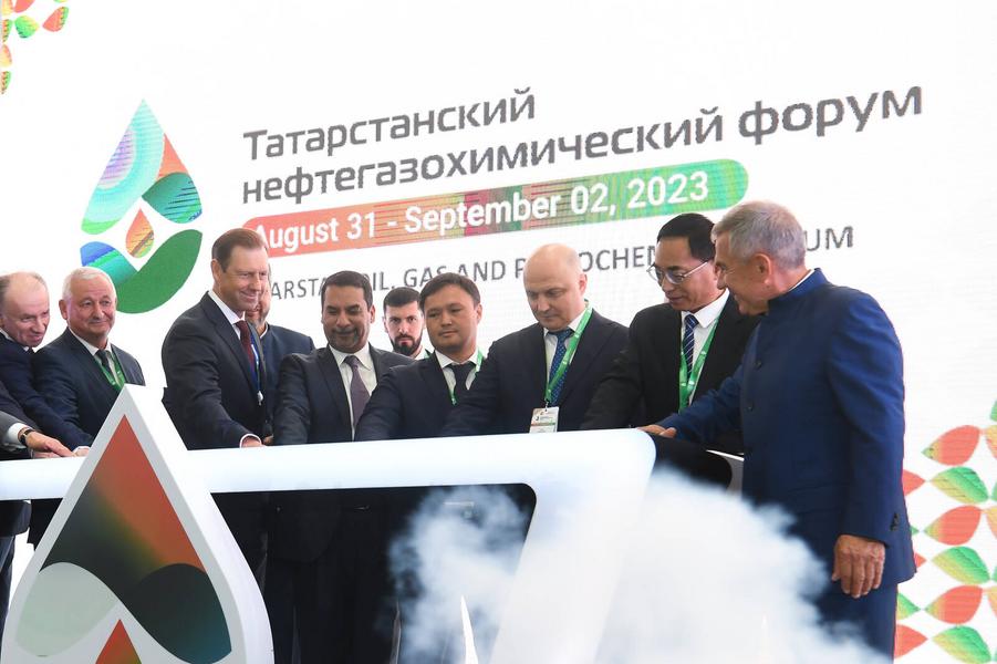 Минниханов подчеркнул важность качества и долговечности дорог Минниханов подчеркнул важность качества и долговечности дорог