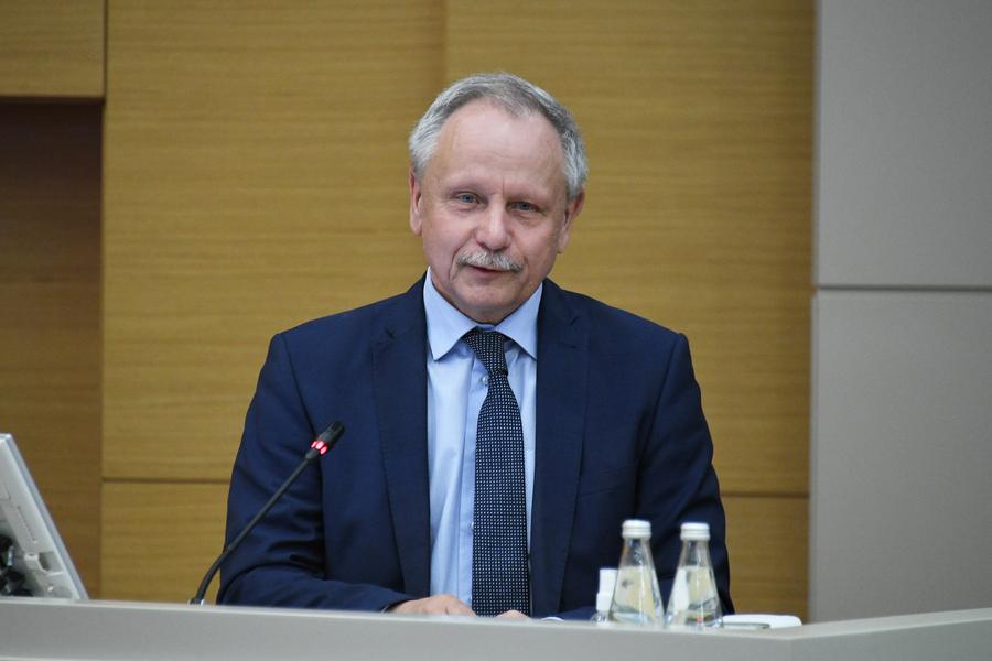 Экологичное производство бензина, цифровизация промышленности и недостающие клеи: Что предложили нефтехимической отрасли Татарстана