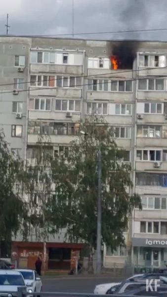 На улице Фучика в Казани начался пожар