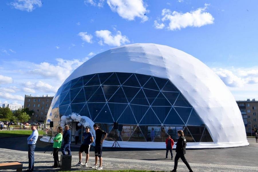 Минниханов принял участие  в открытии общественного пространства «Атмосфера» в Менделеевске