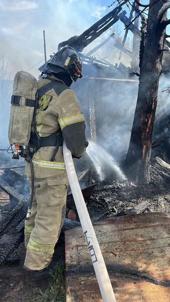 В Альметьевском районе огонь уничтожил баню В Альметьевском районе огонь уничтожил баню