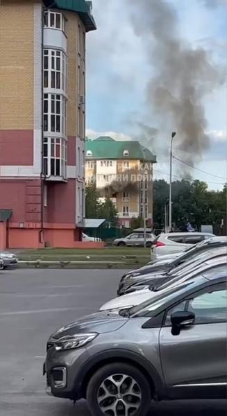 В Казани горит квартира в доме на улице Ахунова